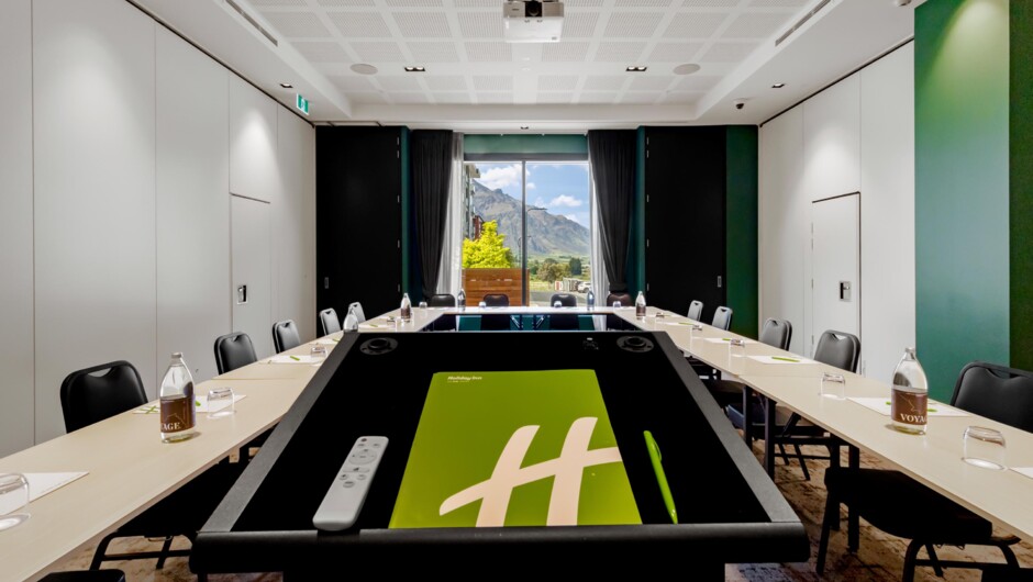 4 flexible meeting rooms including a ballroom, able to seat up to 120. Organisers and delegates can make use of the unlimited Wi-Fi and state-of-the-art AV facilities available in every function room.