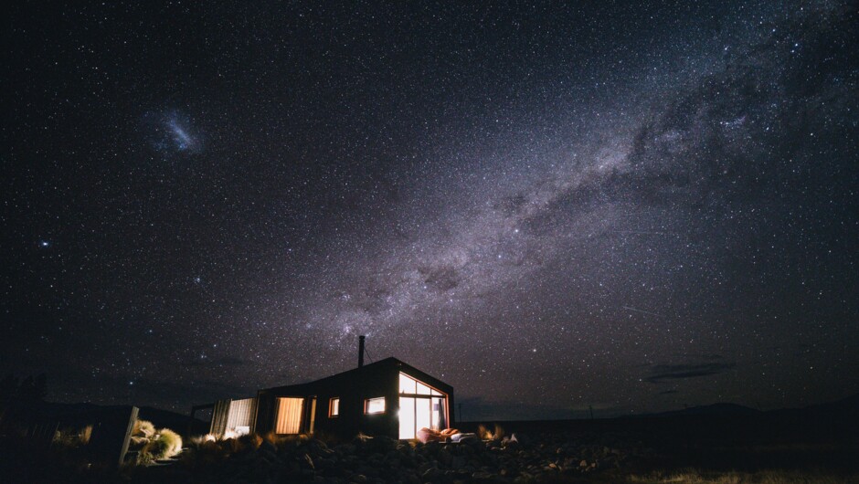 Spectacular starry skies of the Aoraki Mackenzie International Dark Sky Reserve. Skylark Cabin is located in this unique reserve, ideal for stargazing and astrophotography