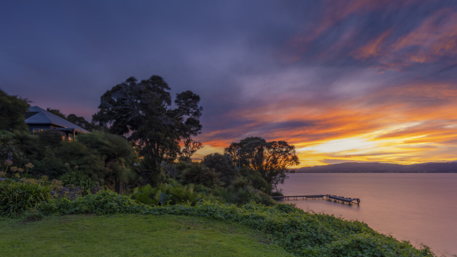 黑天鹅湖畔精品酒店湖边