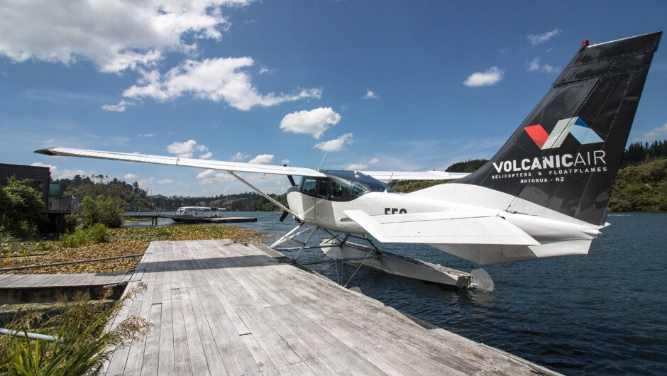 Cessna docked at Oki