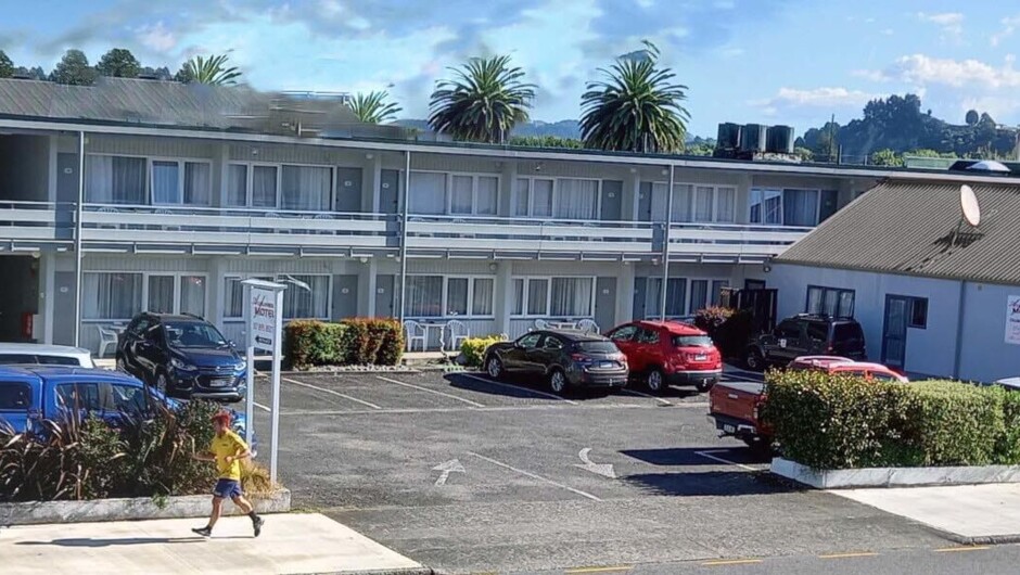 Welcome to Alexander Motel - handy to many interesting places and activities including the Forgotten World rail carts and Highway, Mt Ruapehu, Tongariro Crossing, Tongariro National Park, The Whanganui River, Waitomo caves, The Timber Trail cycle track, w