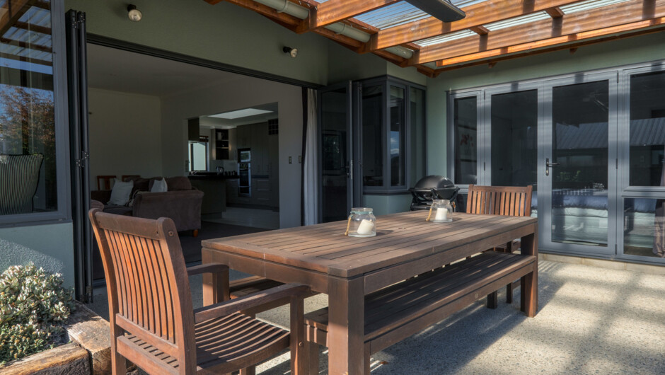 Meadowstone Family Retreat - Wanaka Holiday Home