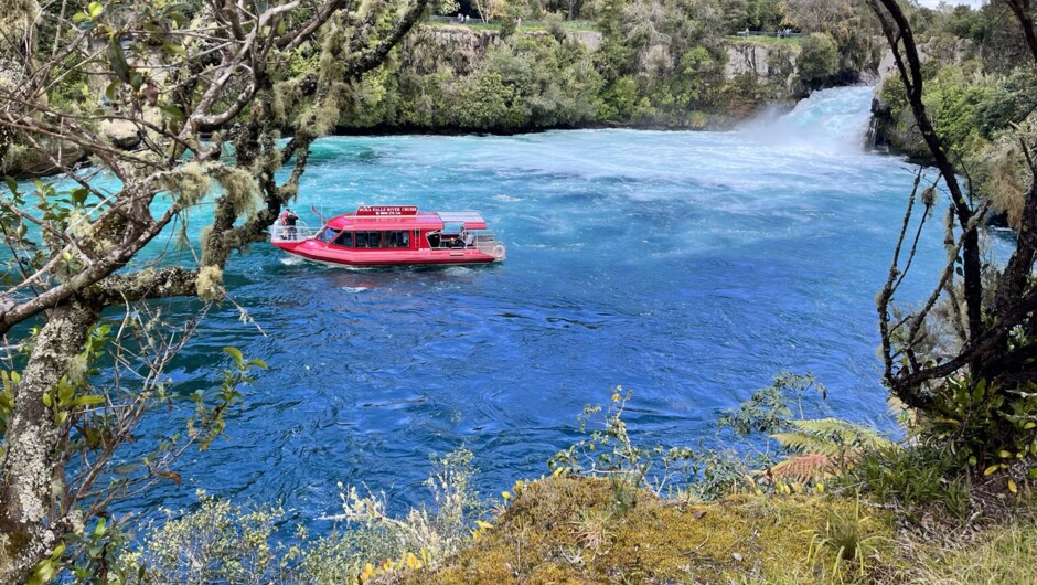 Enjoy a variety of waterfalls scattered across the country, such as Huka Falls near Lake Taupō. View by walk, bike, cruise or jet boat.