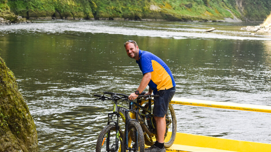 Jet boat with bikes after Mangapurua