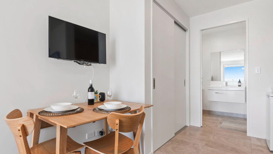 Maraetai Couples Retreat - Omana Beach Apartment