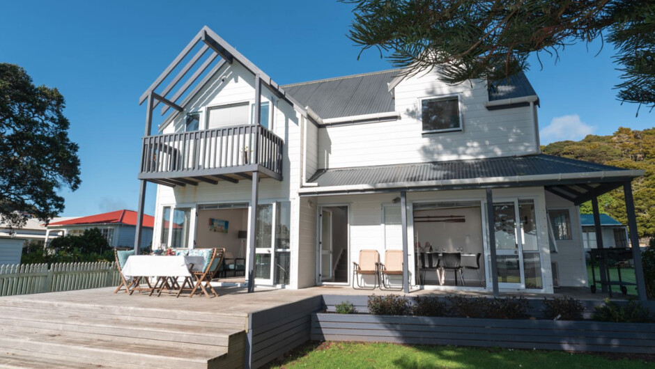 Wairangi Beach Cottage - Paihia Beach House