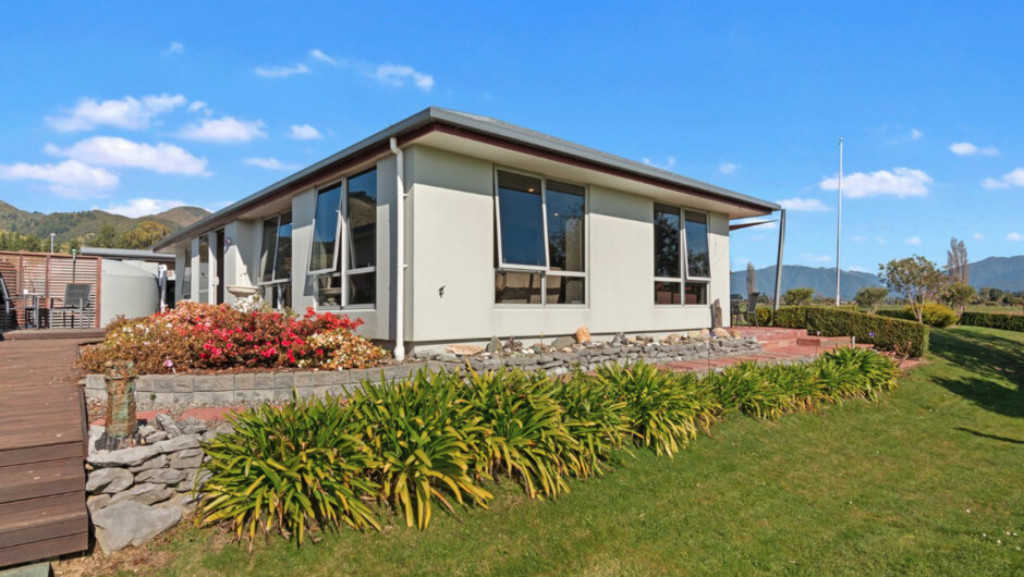 Paradise in Pohara - Pohara Beach Holiday Home