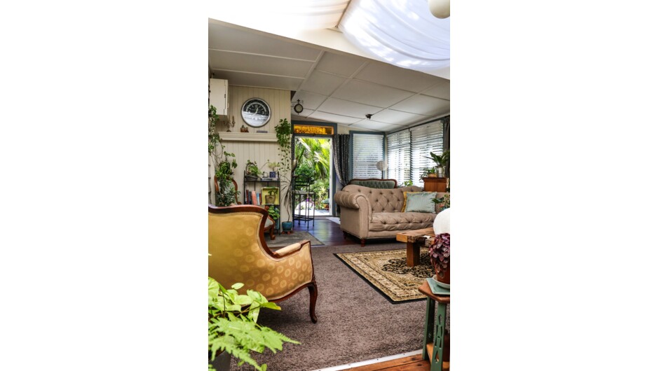 Conservatory &amp; shared guest area