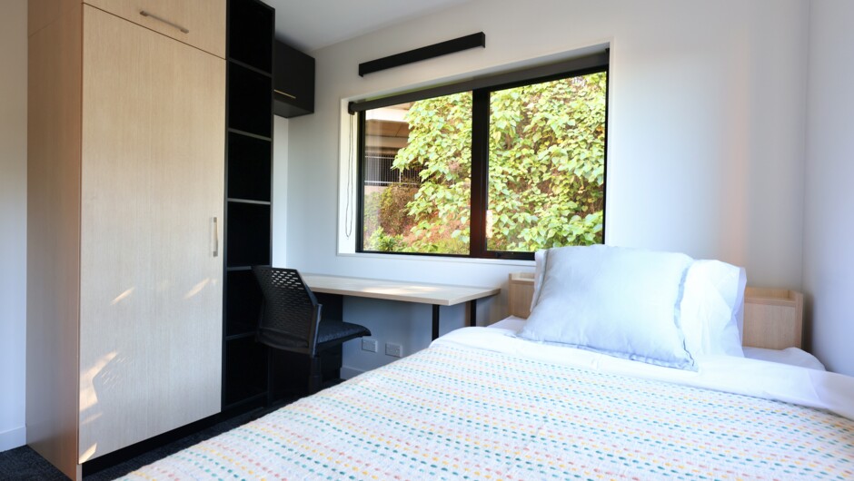 King single bedroom - University Hall Apartments