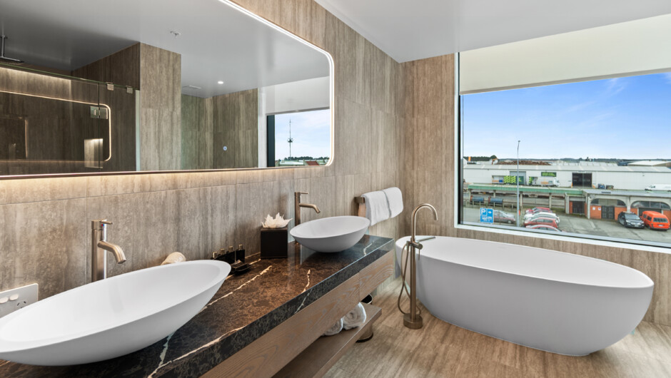 Executive Suite Bathroom