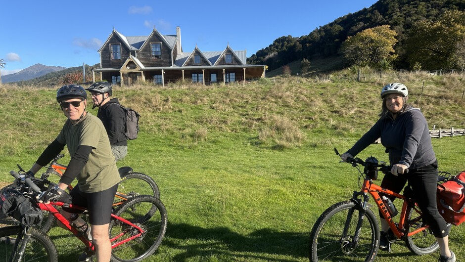 A perfect stop for cyclists on Nelson's Great Taste Trail.