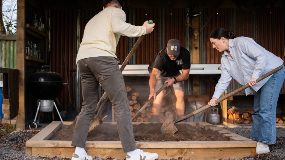 Unearth your own traditional Maori hangi (earth oven)