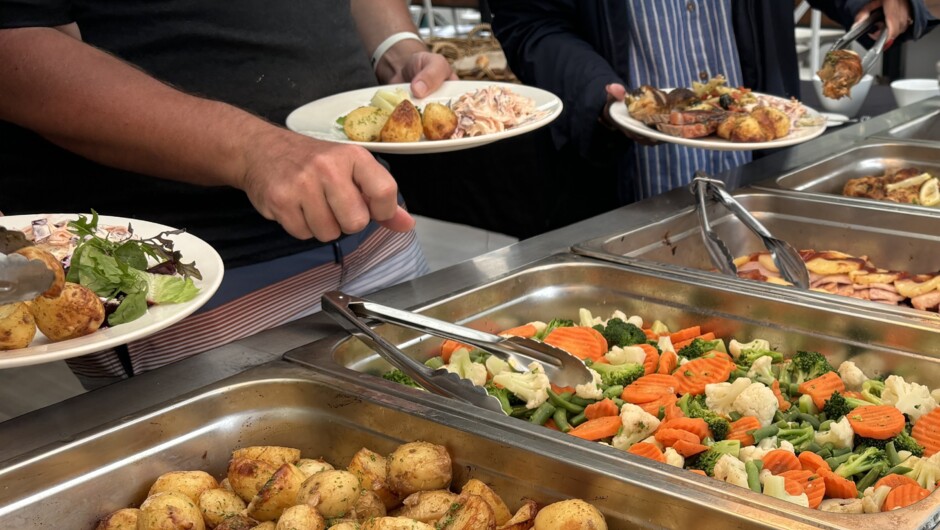 Buffet lunch at Otehei Bay Café &amp; Bar included with Discover the Bay Cruise