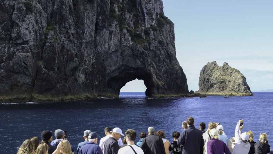 Passengers viewing the Hole in the Rock