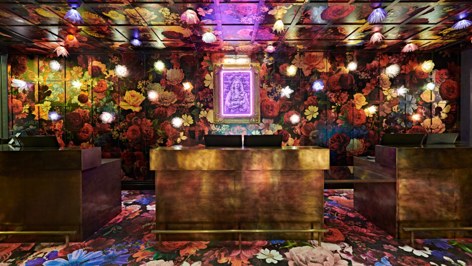 Warm welcome from the Front Office, Naumi Hotel Wellington