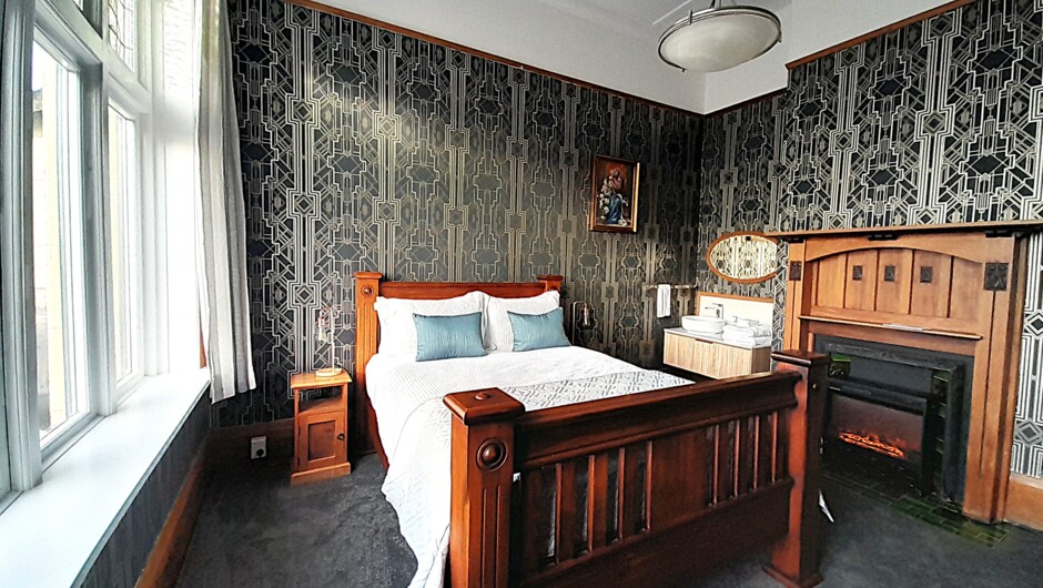 Bedroom with queen bed