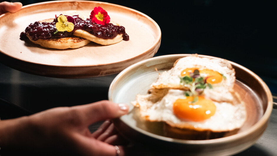 Breakfast &amp; Parking