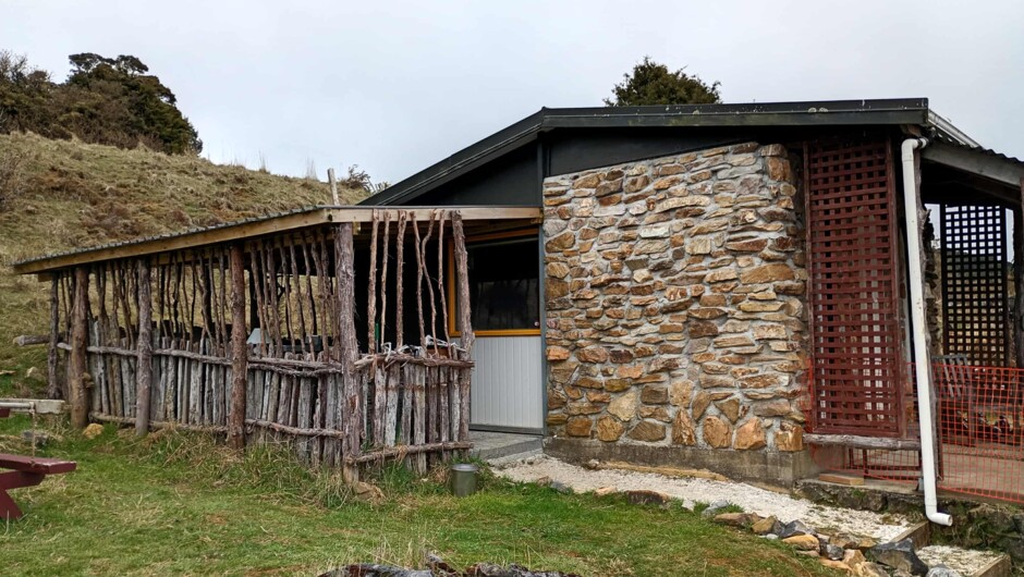 Pioneer Hut - sleeps up to 5