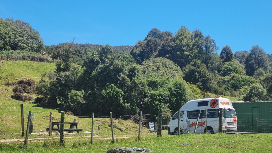 Rural Basic Campsite - Hidden Valley Farm - Self-contained vehicles only.