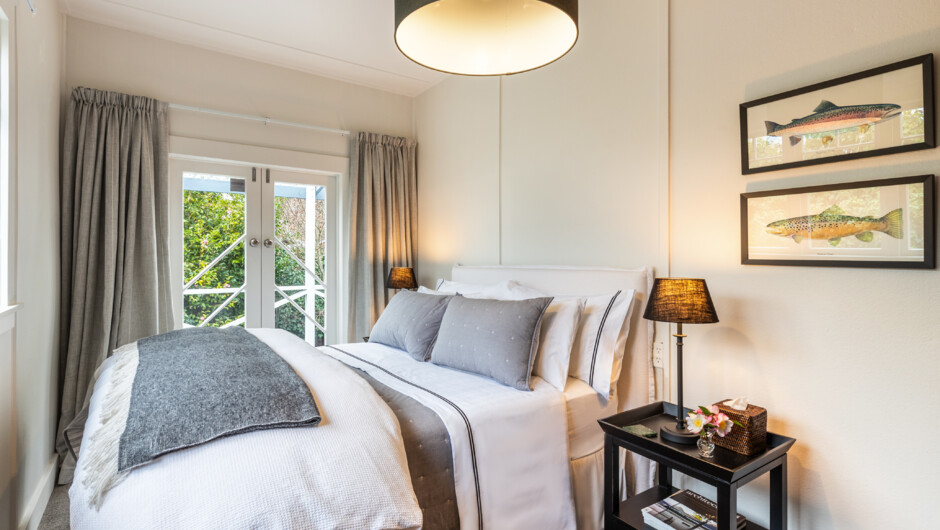 Caddis Lodge - Bedroom 1 - Queen Bed