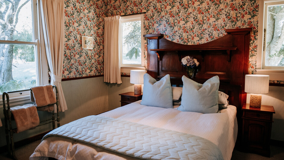 The main bedroom - King bed that can split into twin share.