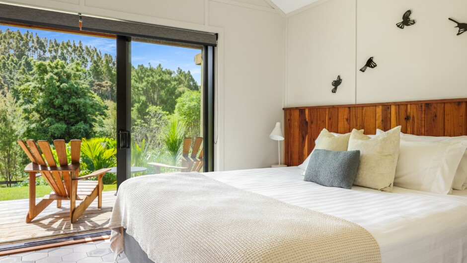 Piwakawaka Cottage bedroom
