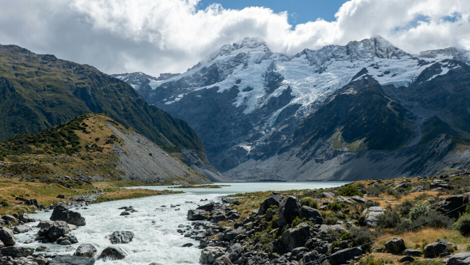 Discover the captivating charm of New Zealand.