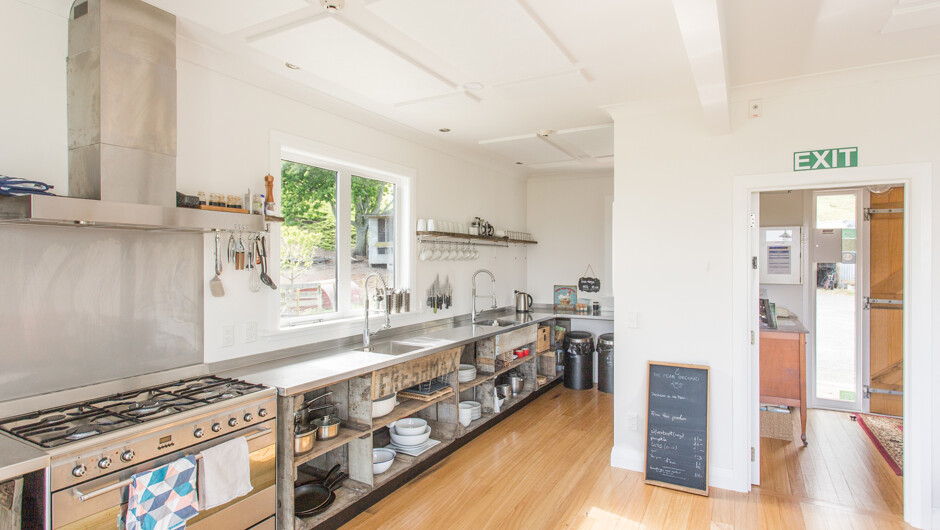 Off The Beaten Track - Idyllic Lodge Retreat