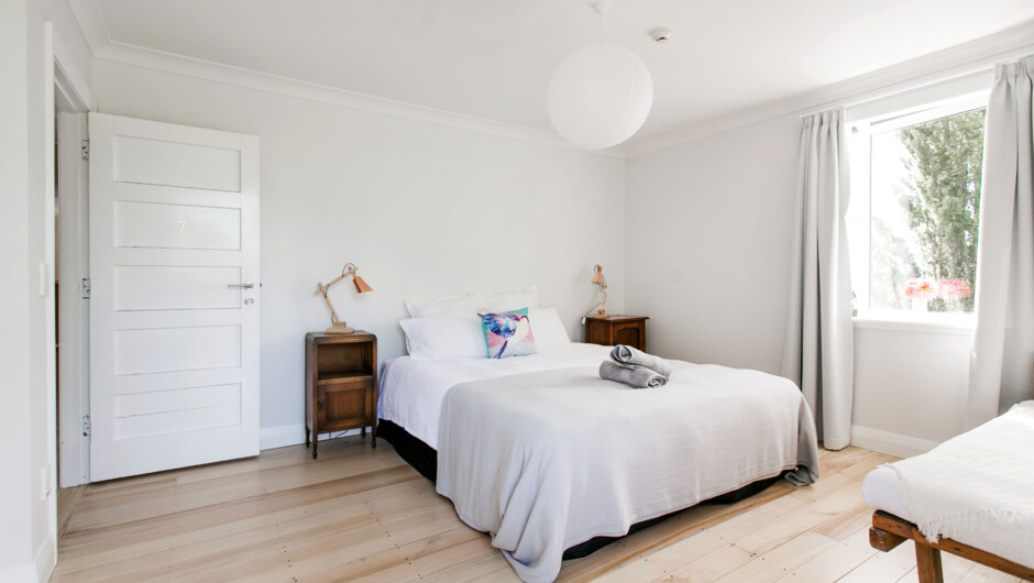 Off The Beaten Track - Idyllic Lodge Retreat