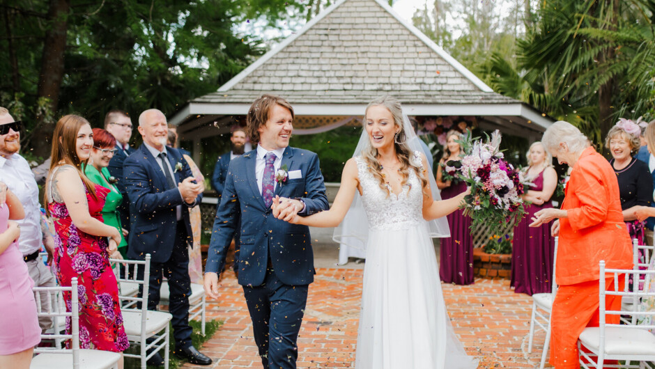 Wedding ceremony happening at Settlers Country Manor