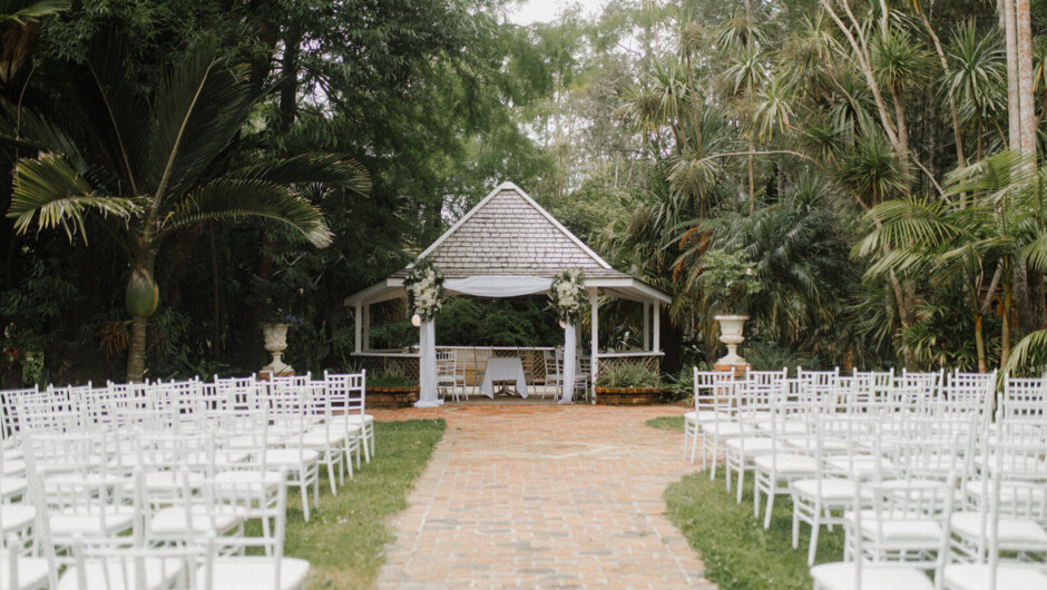 The palm isle of Settlers Country Manor