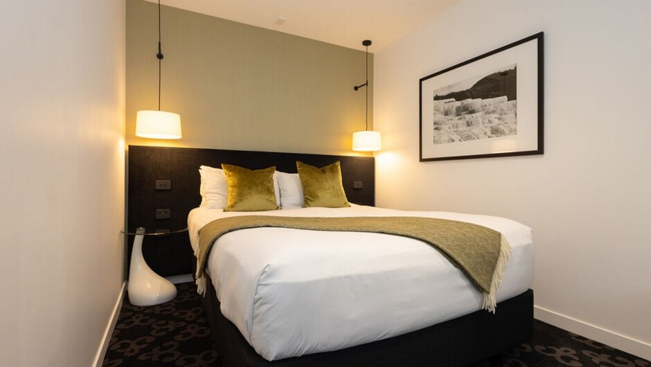 Boutique Suite, Classic Wing [Bedroom, Queen Bed]