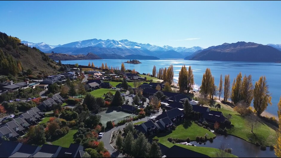 Edgewater Lake Wanaka in Autumn