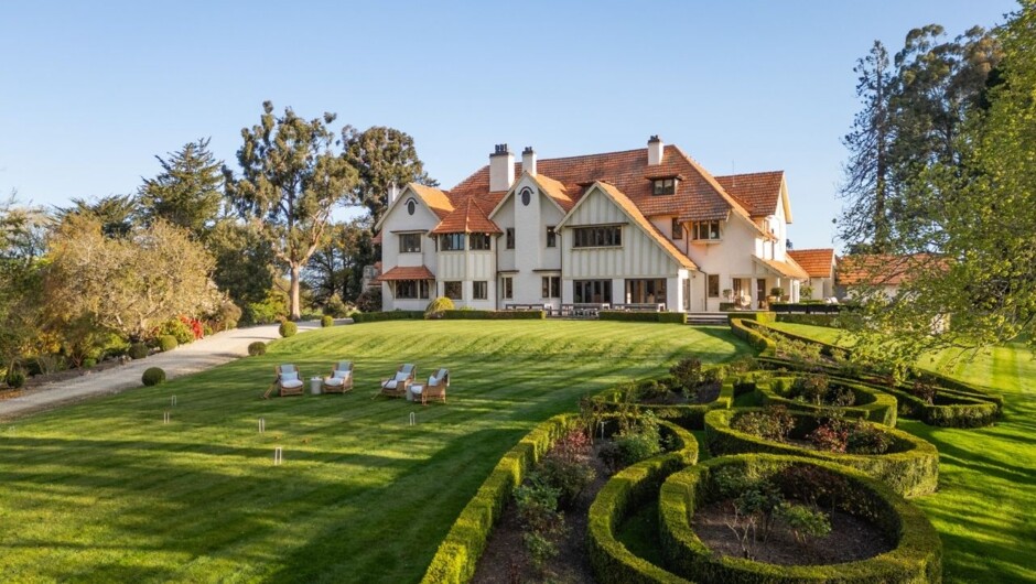 Your grand, private escape in New Zealand's heartland.