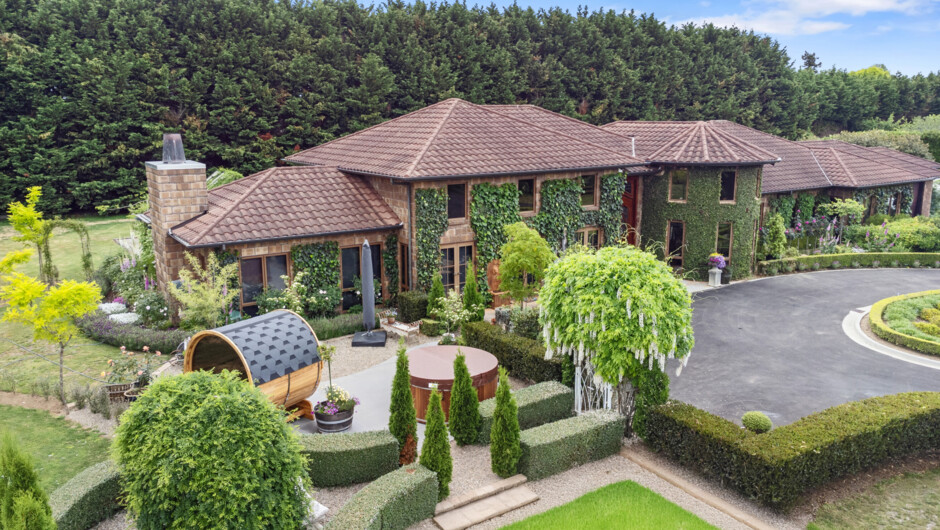 Le Château Moderne Exterior