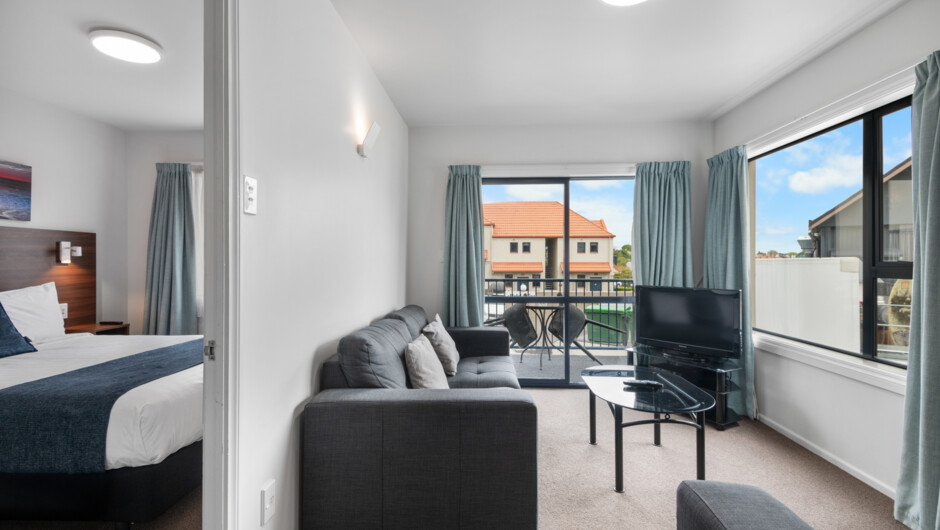 Deluxe One Bed suite