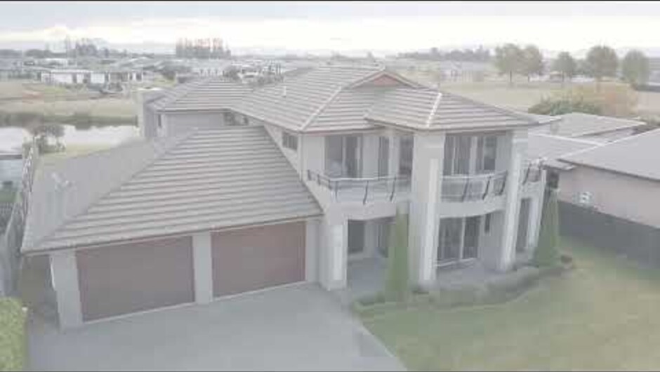 Lake Hood Luxury Holiday Home