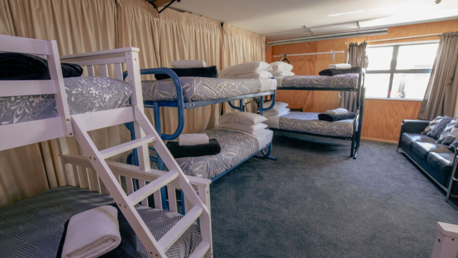 Spacious Mt Hutt Ski &amp; Summer Lodge in Methven with Spa