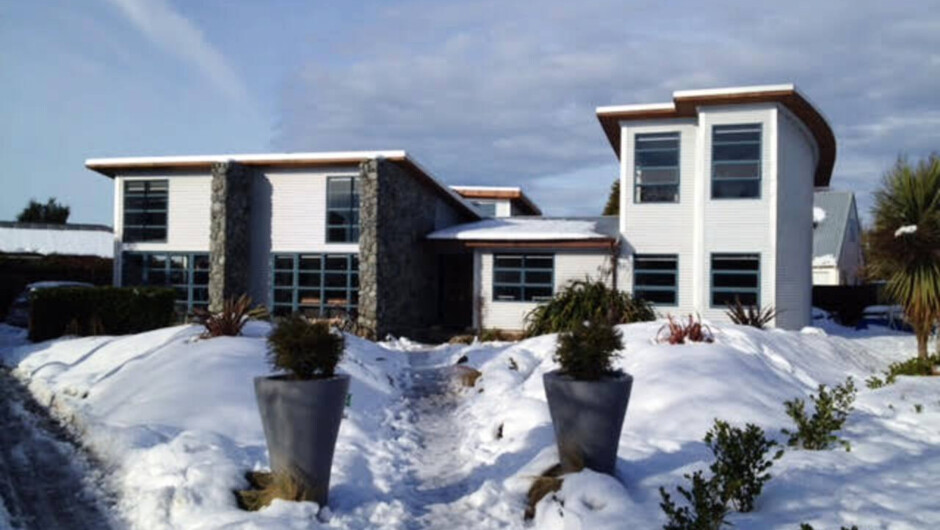 Spacious Mt Hutt Ski &amp; Summer Lodge in Methven with Spa