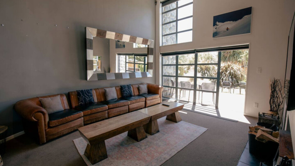 Spacious Mt Hutt Ski &amp; Summer Lodge in Methven with Spa