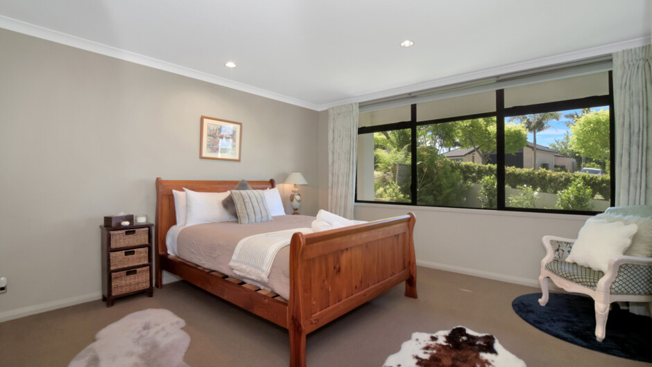 Main bedroom with queen bed