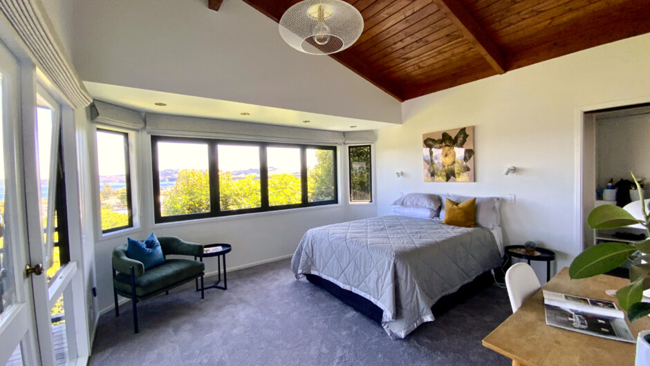 Western Wing Master Bedroom &amp; Ensuite