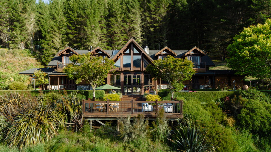 100% Off Grid Luxury at Stonefly Lodge