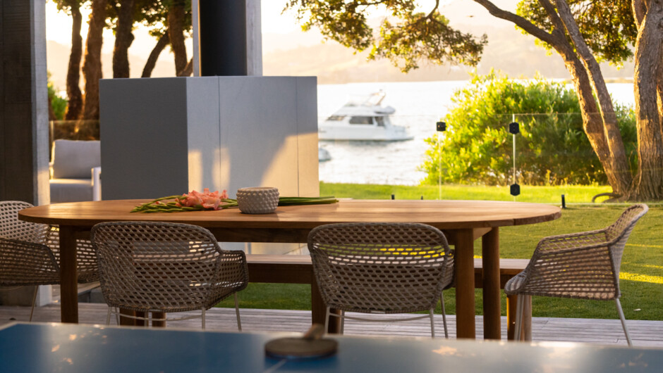 Table tennis, games room