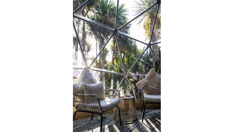 Bringing the outside in. The use of natural tones in the interior design melts away the boundaries.