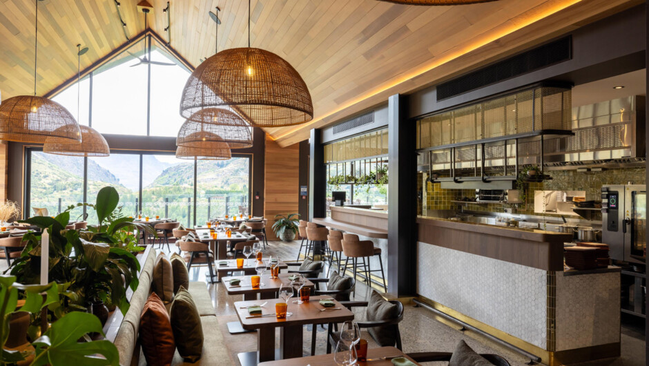 Coronet Ridge Resort Elevation Bar &amp; Restaurant