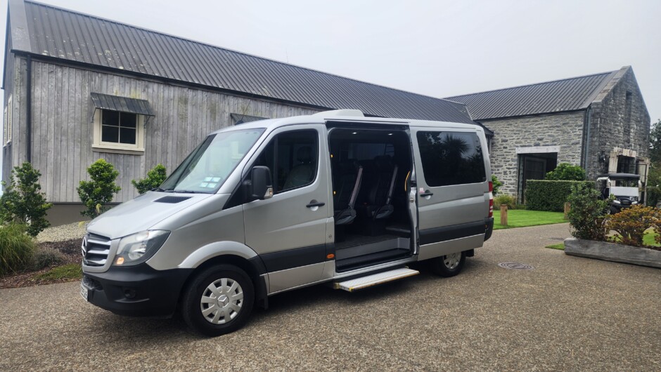 Direct transfers to luxury lodges, including Cape Kidnappers, Black Barn Retreats and Craggy Range accommodation.