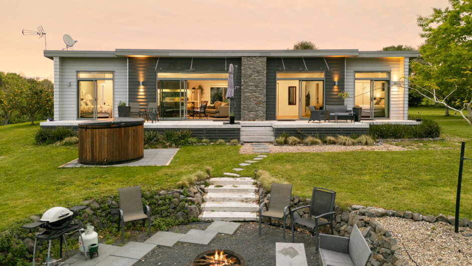 Whole of House - 3 bedrooms 6 people.