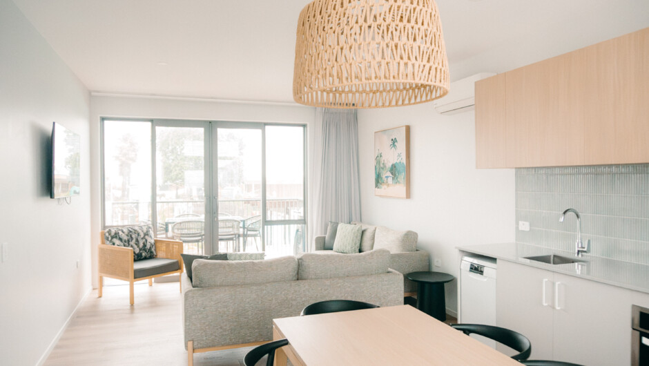 Premium Poolside Villa 2BR | Tasman Holiday Parks - Papamoa Beach