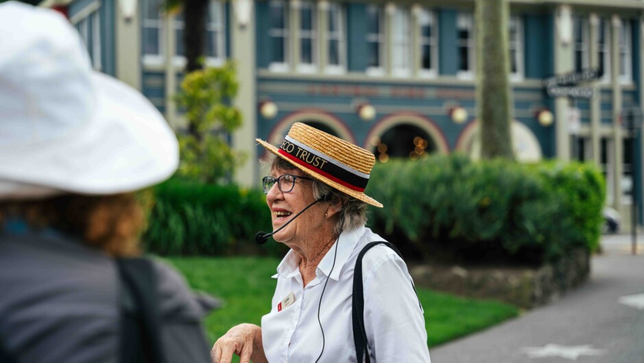 Walking Guide in Memorial Square
